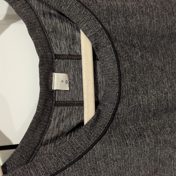 Lululemon Size 4 Pace Perfect Tank - Picture 2 of 4